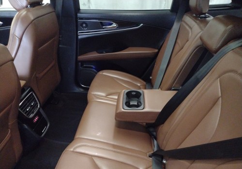 Luxury Features: Leather Seating and Mini Bar in Seattle's Top Car Services